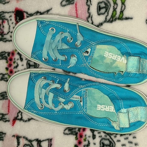 Blue Converse Size 6 - Picture 1 of 4